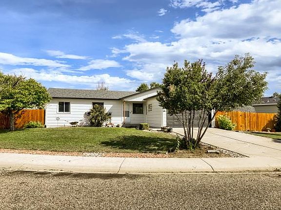 2nd image of 4170 Hayes Cir