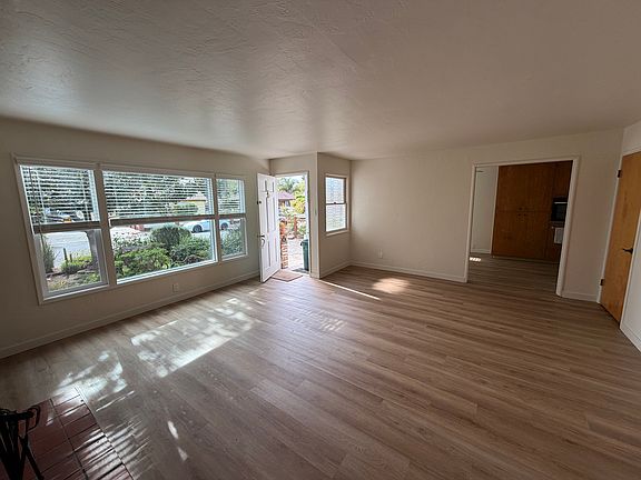 5th image of 15 Nave Ct Unit A