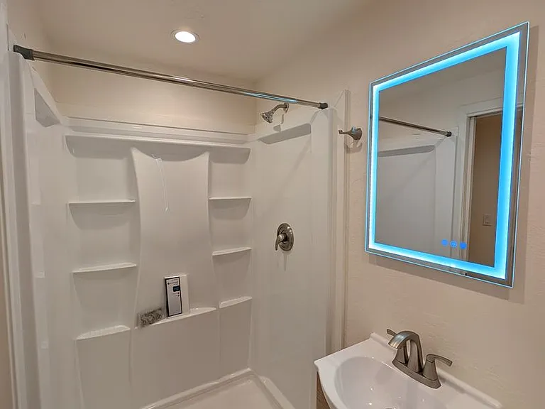 1023 & 1025 E Coeur D Alene Ave — Photo 22