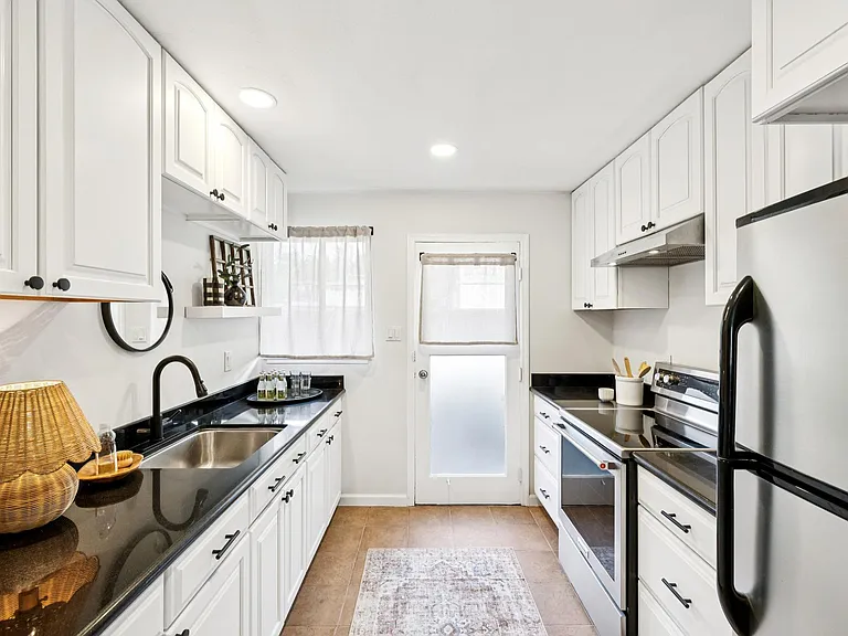 61 Pixley Ave #2 — Photo 5