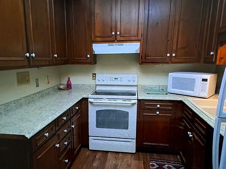 6225 Olde Towne Dr #B — Photo 12