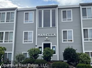 3055 NE 140th St UNIT 4, Seattle, WA 98125