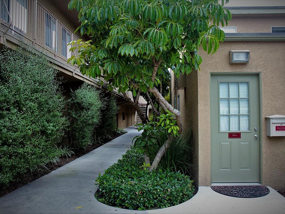 1st image of 16208 Cornuta Ave APT 3