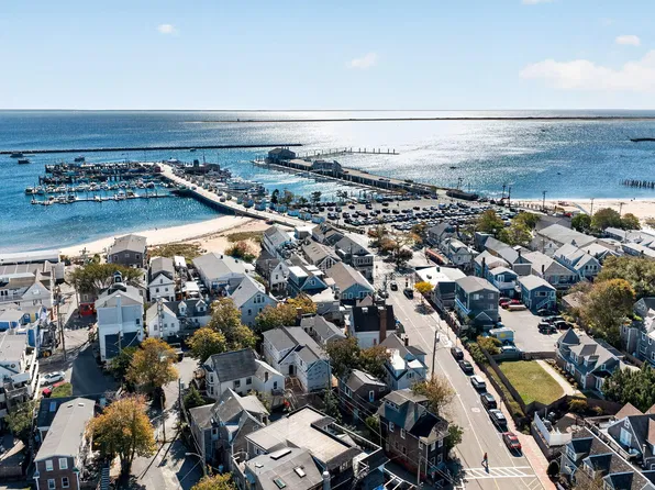 7 Standish Street, Provincetown, MA 02657