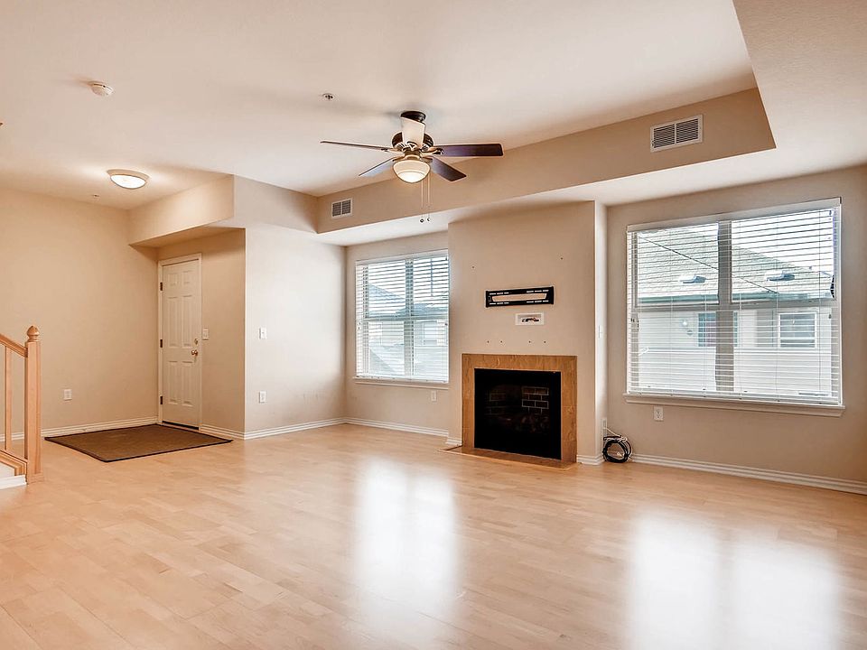 Spacious Living Room w/ Gas Fireplace