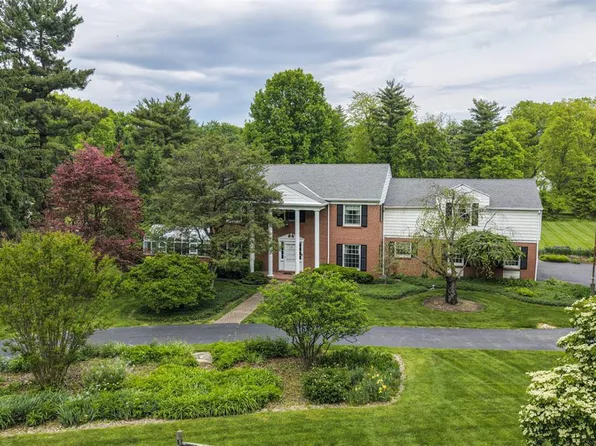 8140 Indian Hill Rd, Cincinnati, OH 45243