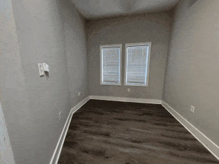 1235 W Huntingdon Street — Photo 14