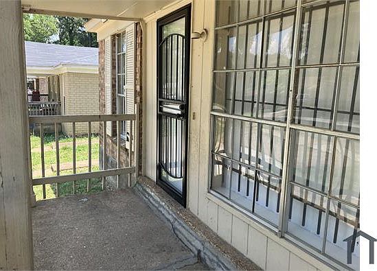 2nd image of 2943 Elbert Dr