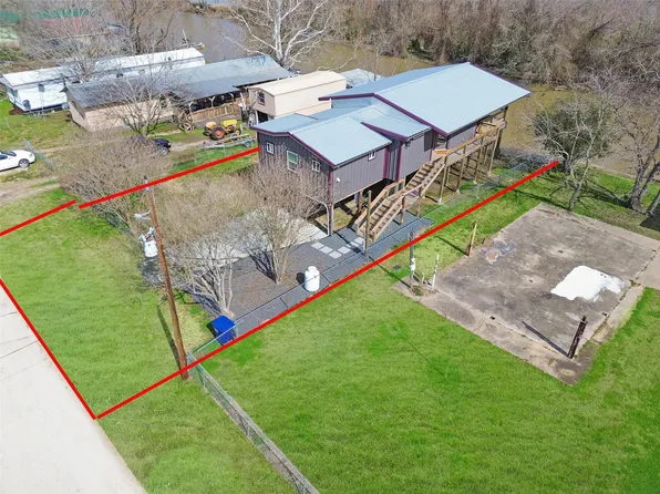 574 River Oaks Dr, Trinity, TX 75862