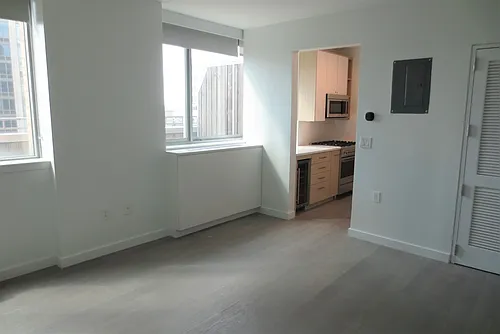 101 W End Ave Photo 1