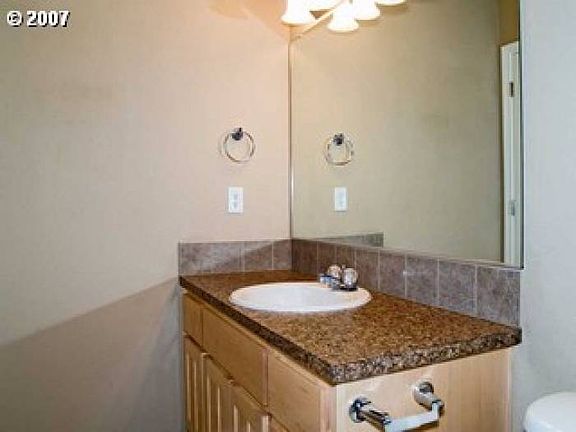 4th image of 3207 E 27th Cir