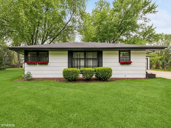 23W577 Turner Ave, Roselle, IL 60172