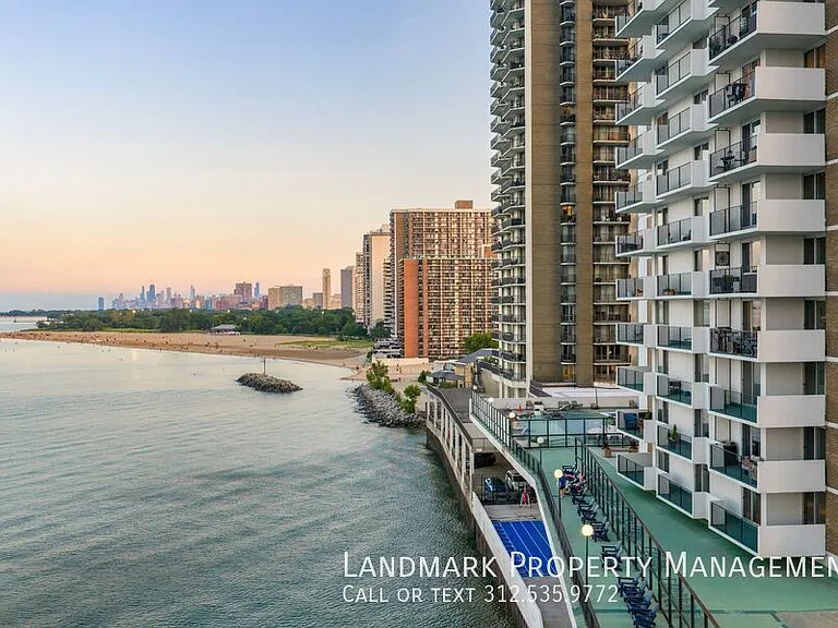 6033 N Sheridan Rd #35D — Photo 44