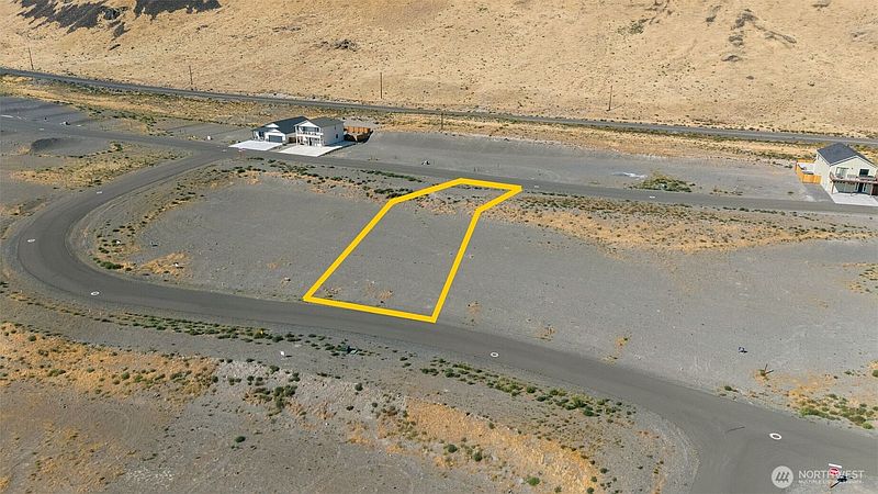 2nd image of 180 Basin Pointe Loop #92