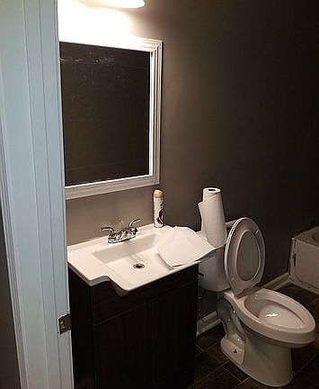 3rd image of 711 Ayers St