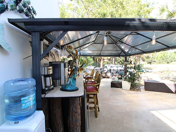 2nd image of 930 Rambling Drive Circle