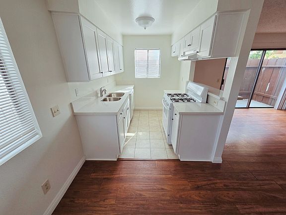 Kitchen/Dining Nook