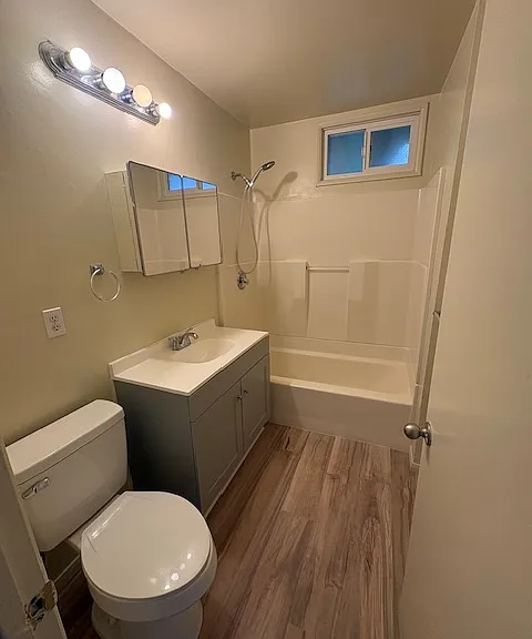 601 E Oak St #B — Photo 12