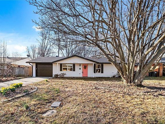 2nd image of 2003 Dee Ave