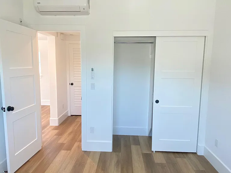 205 Oak Tree Cir — Photo 7