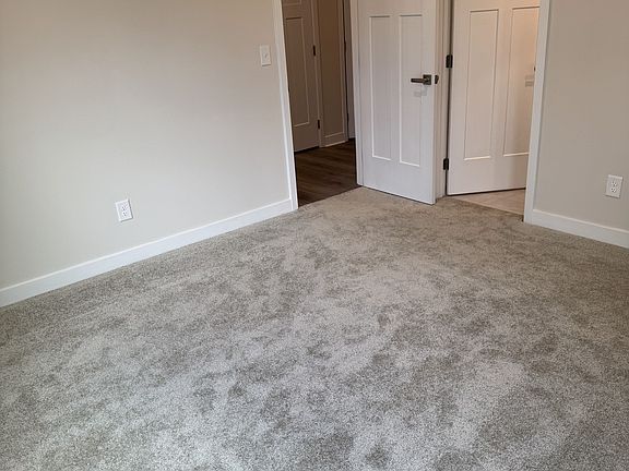 Bedroom1_1stFloor_View1