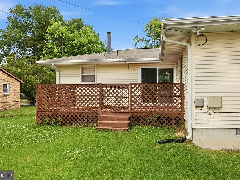 6743 Amherst Rd — Photo 38