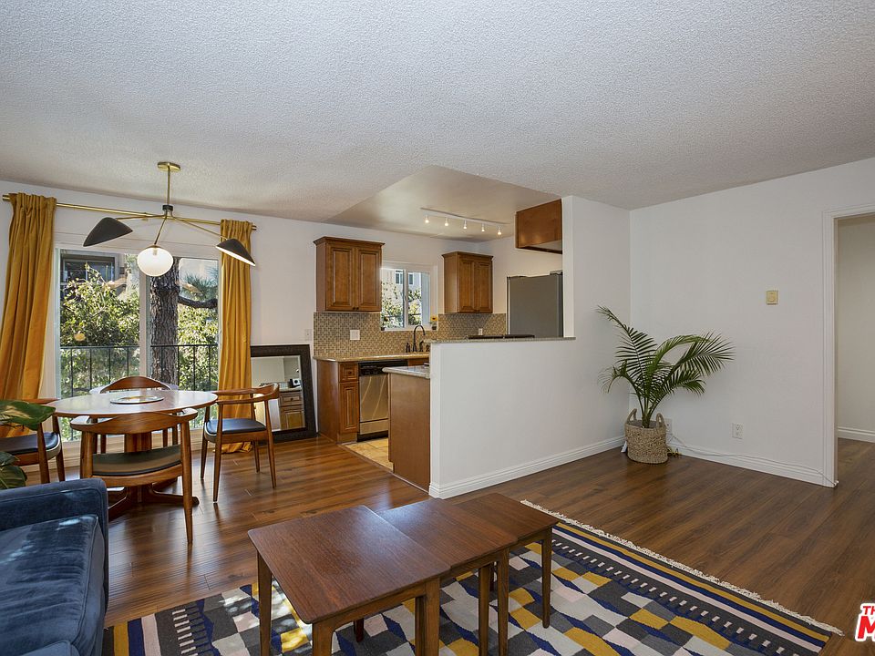 1st image of 964 Larrabee St APT 207