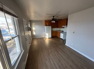 1815 12th St APT 14, Charleston, IL 61920