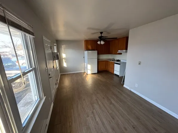 (undisclosed Address), Charleston, IL 61920