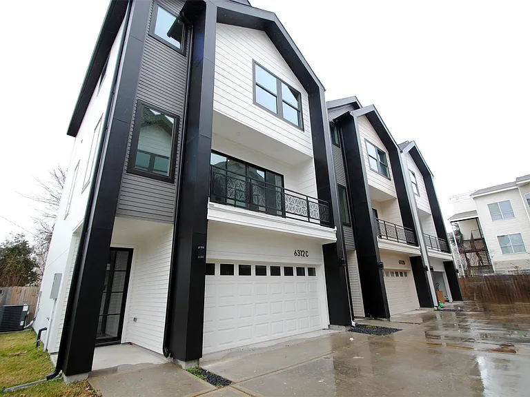 6312 Illinois St #C — Photo 2
