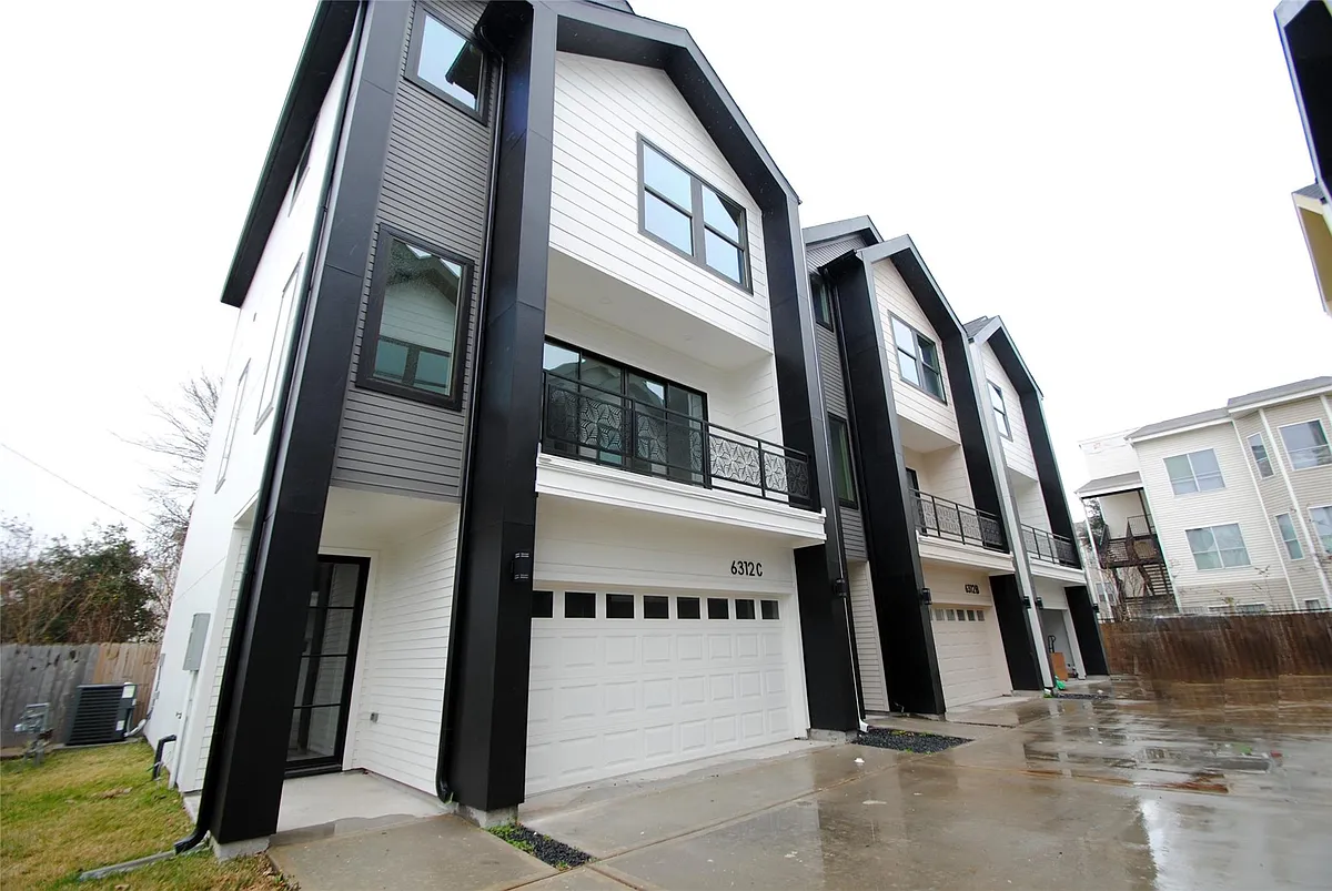 Building Photo - 6312 Illinois St #C