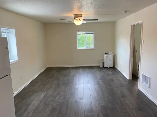 220 SW 3rd St APT 2, Fruitland, ID 83619