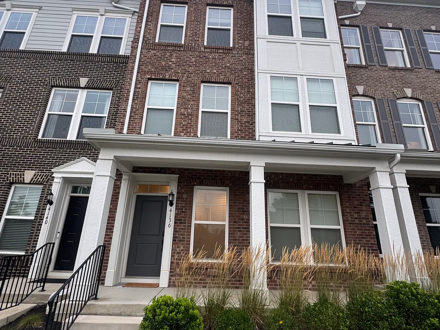 3 bed, 2211 sqft, $4,000 — Photo 1