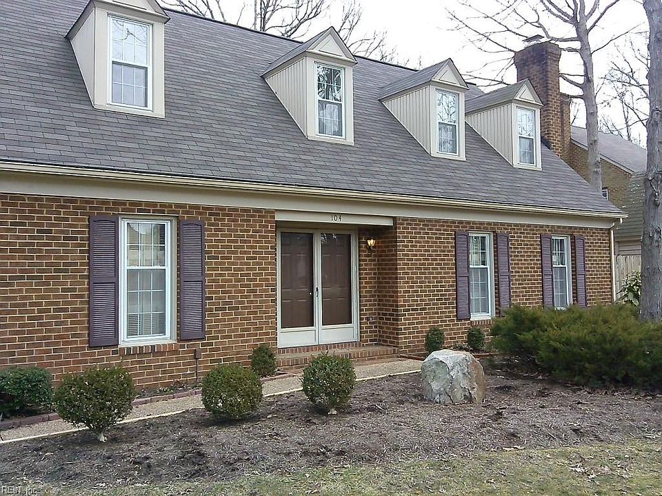 1st image of 104 Sloane Pl