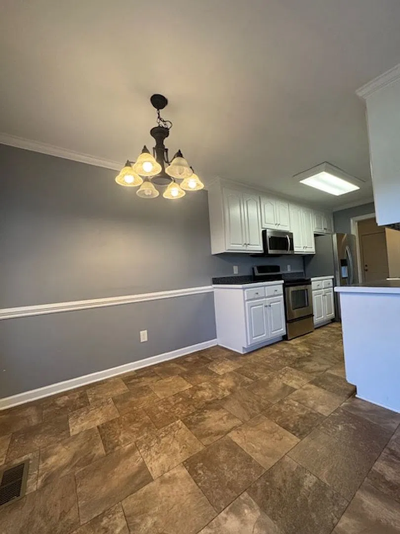 125 Willowbrook — Photo 4