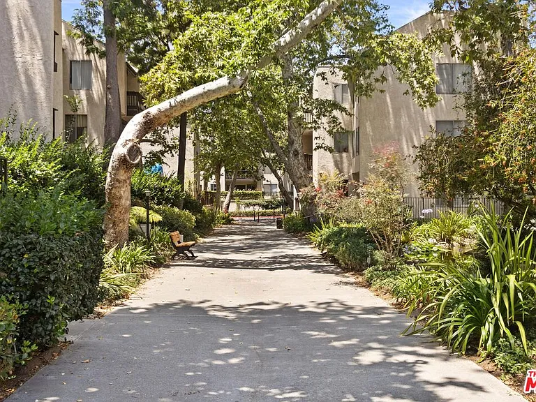 12309 Summertime Ln — Photo 34
