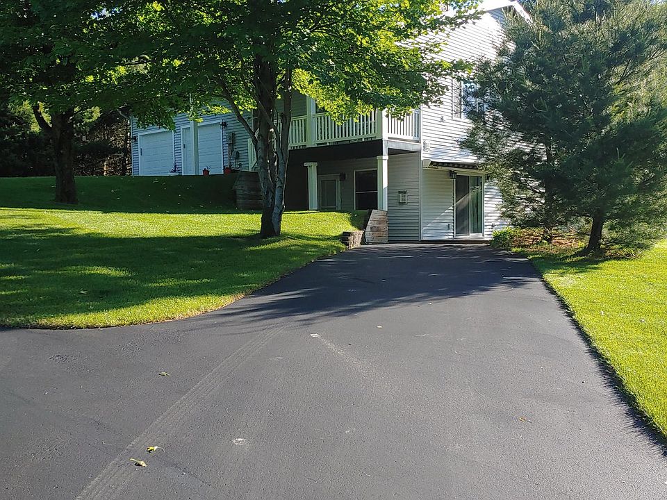 Two Bedroom, two bath duplex style walk-out apartment.