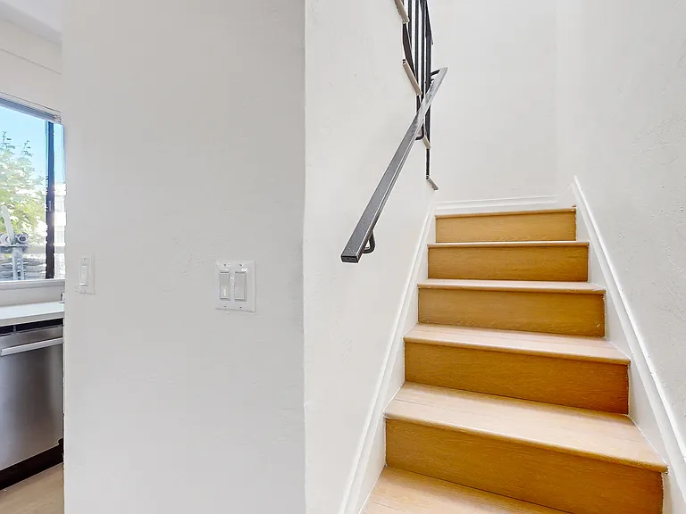 509 Greenwich St — Photo 14