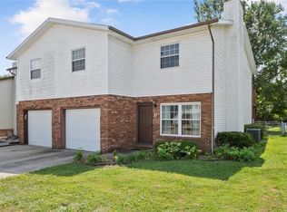 6 Clinton Hill Dr, Belleville, IL 62226