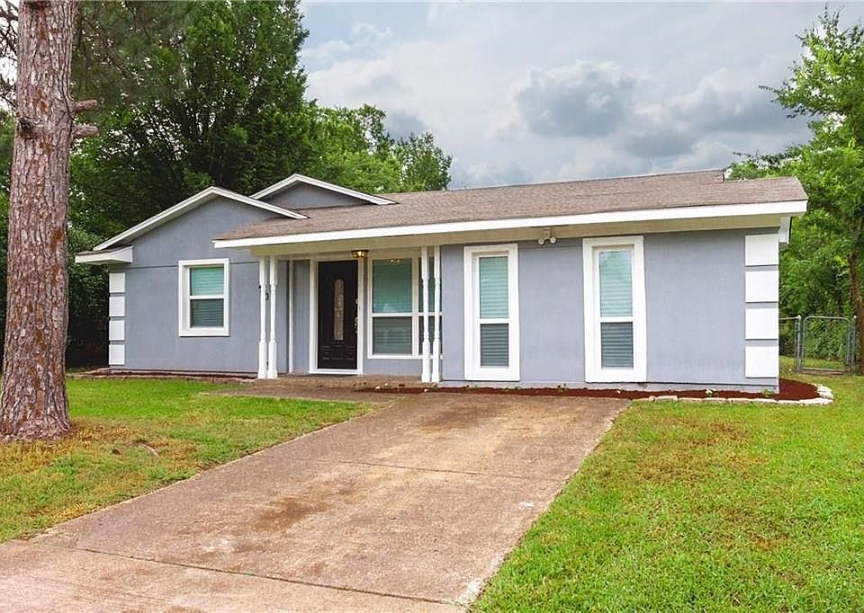 1st image of 210 Sunflower Dr
