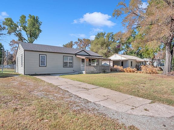 3rd image of 203 W Sunflower Dr