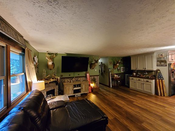 4th image of 212 S East St