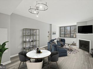 851 N Glebe Rd APT 302, Arlington, VA 22203