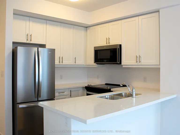 460 Dundas St E #1102 — Photo 14