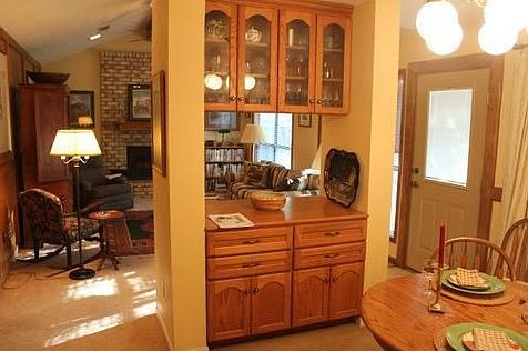 5th image of 4405 Kingsdale Dr