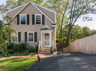 9 Rockledge Ave, Lincoln, RI 02865