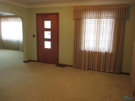 3rd image of 305 W Maumee Ave