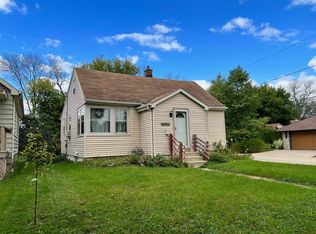 4643 N River Park Blvd, Glendale, WI 53209