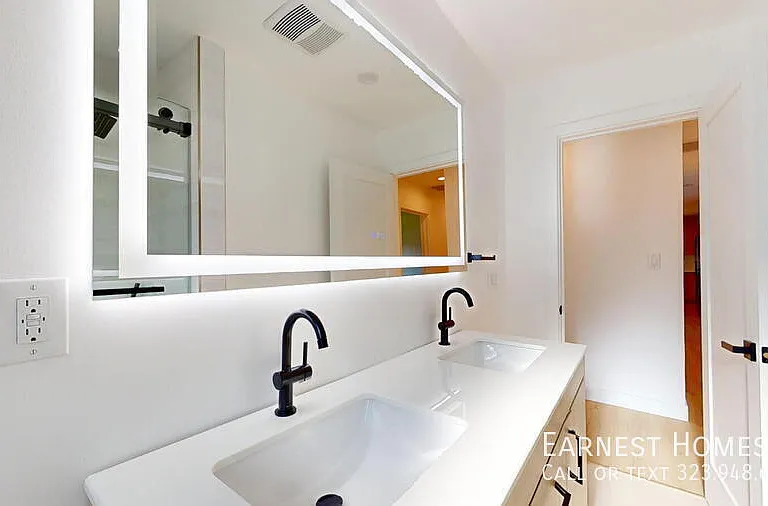 16701 Chatsworth St — Photo 12