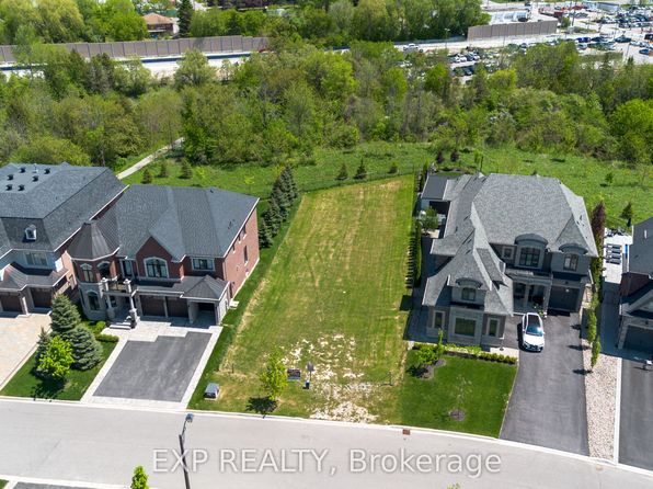 25 Hogan Ct, King, ON L7B 0M1